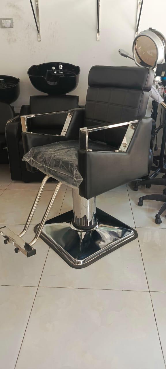 Professional Salon Styling Chair – Premium Fixed Base Model half take