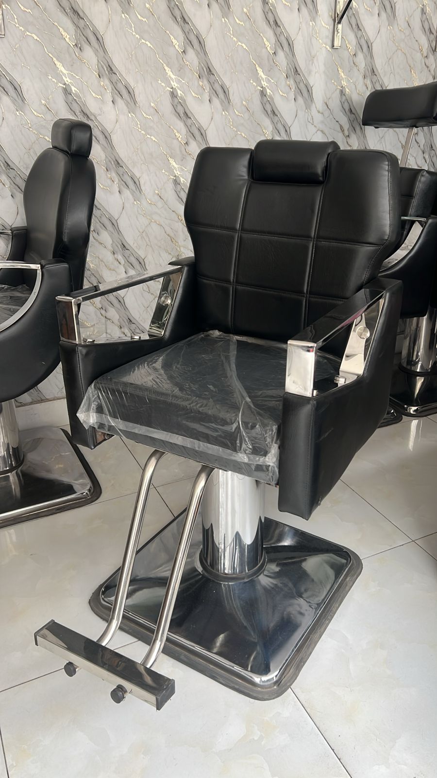 Professional Salon Styling Chair – Premium Fixed Base Model Centre take
