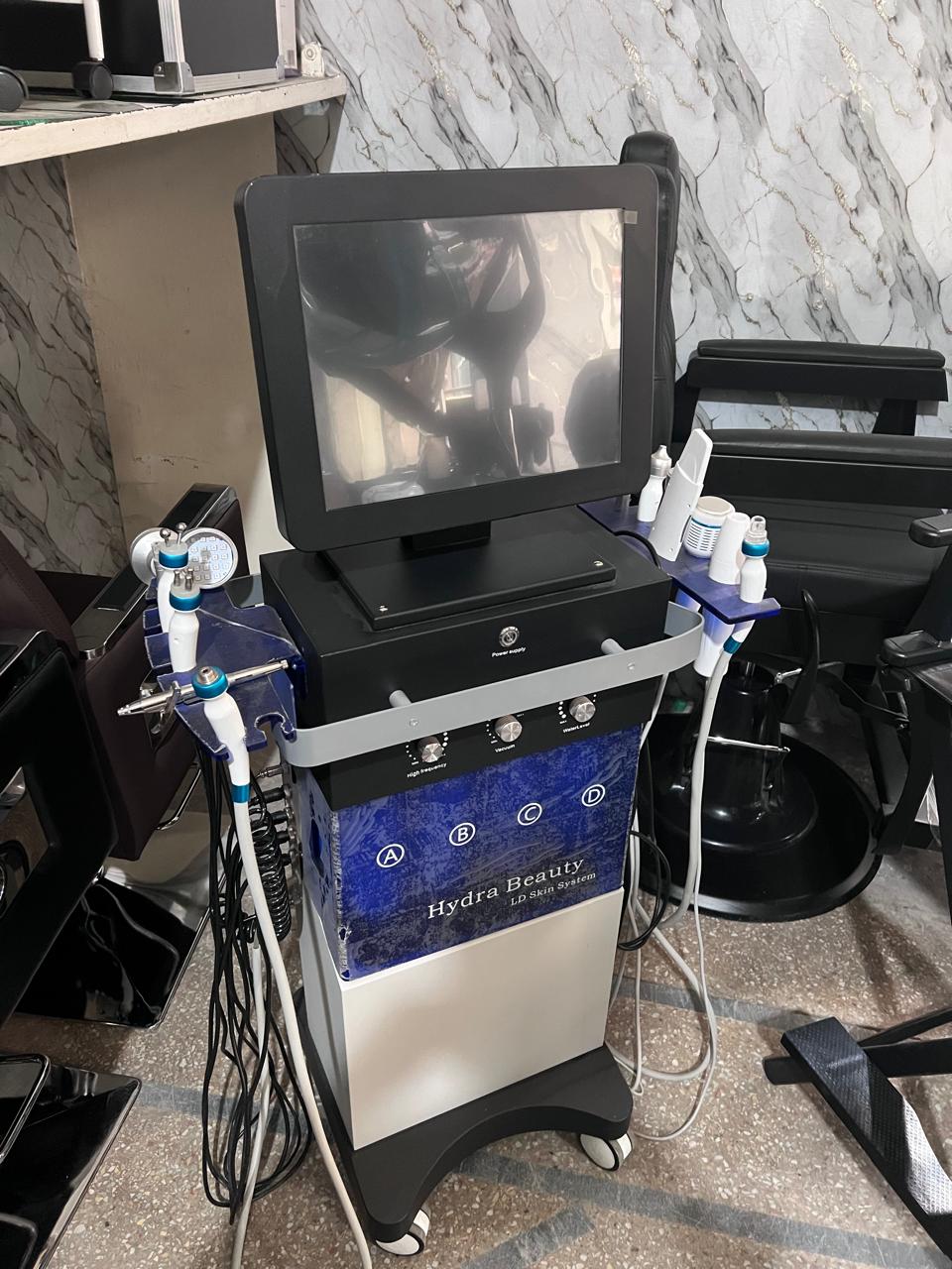 14-in-1 Hydrafacial Machine